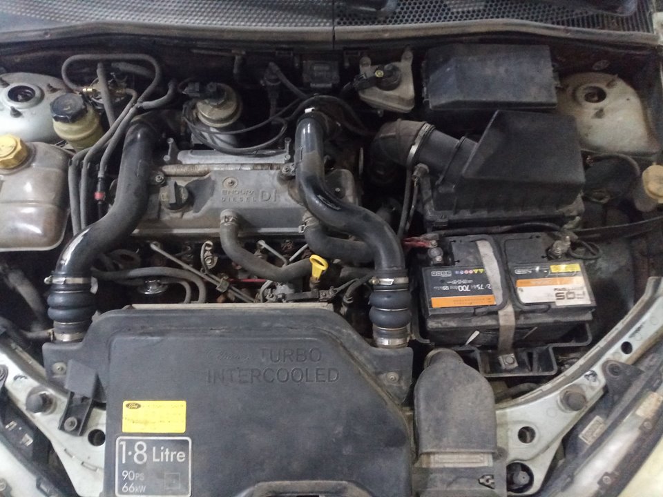 FORD FOCUS BERLINA (CAK) Ambiente Motor 1,8 Ltr. - 66 kW TDDI Turbodiesel CAT