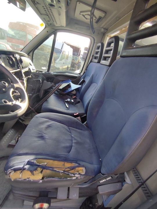 IVECO DAILY CAJA ABIERTA Cabina doble 35 S... batalla 3450 Motor 3,0 Ltr. - 125 kW Diesel CAT