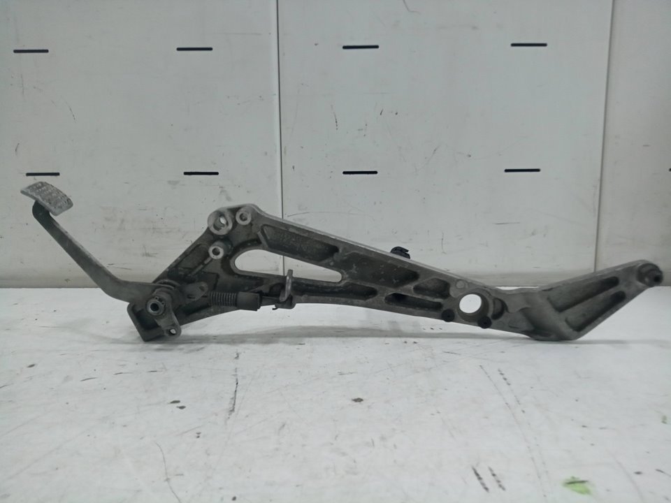 PEDAL DE REPOSAPIES HONDA NT 700 V DEAUVILLE NTV 650 Revere          (RC33)   |   01.88 - ...