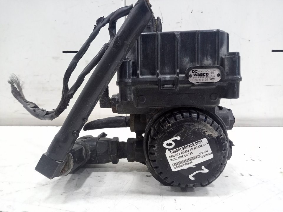 MODULADOR EJE EBS MERCEDES ACTROS BM 963.XXX 3-ACHSER 25XX 6x2 OM473 SZM L BigSpace   |   05.13 - ...