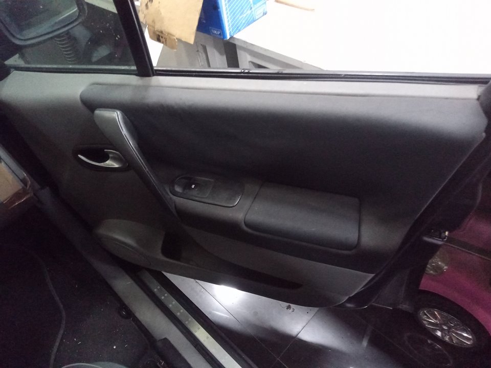 RENAULT SCENIC II Confort Authentique Motor 1,6 Ltr. - 83 kW 16V