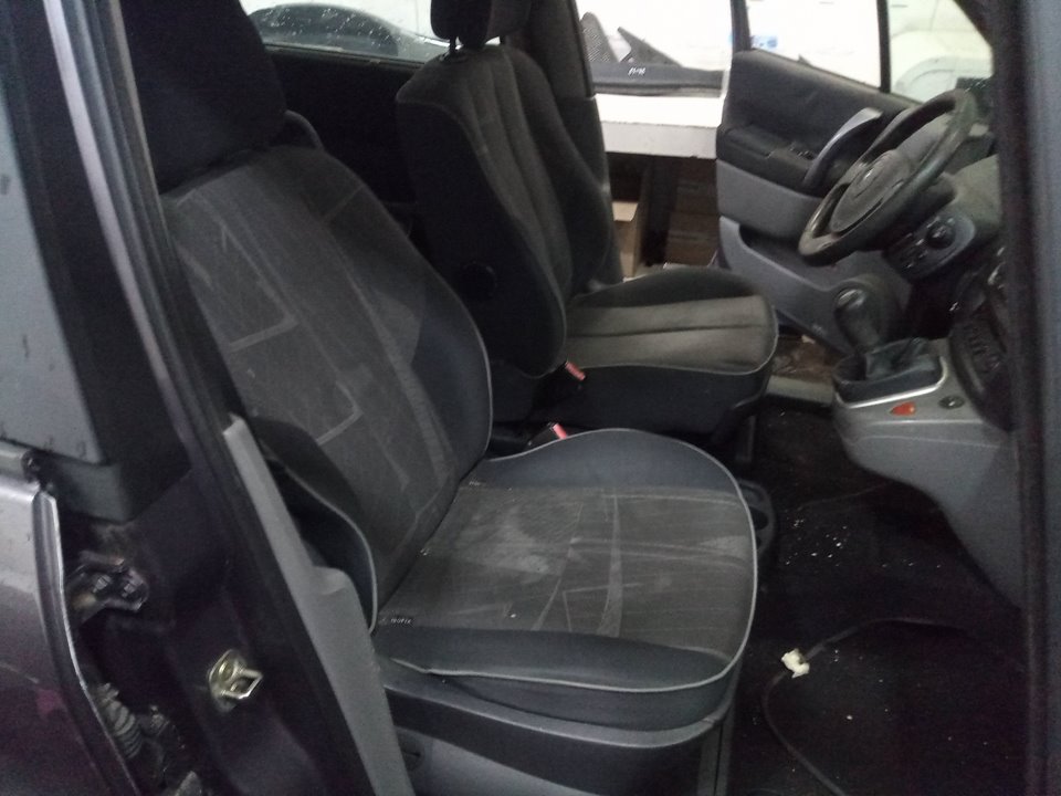 RENAULT SCENIC II Confort Authentique Motor 1,6 Ltr. - 83 kW 16V