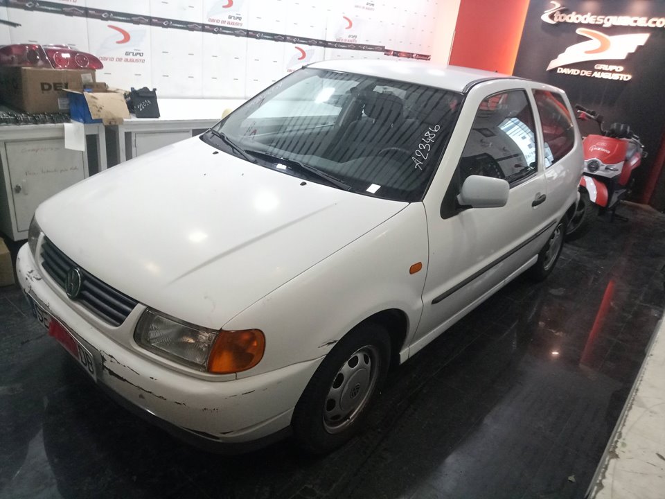 VOLKSWAGEN POLO BERLINA (6N1) Básico Motor 1,4 Ltr. - 44 kW