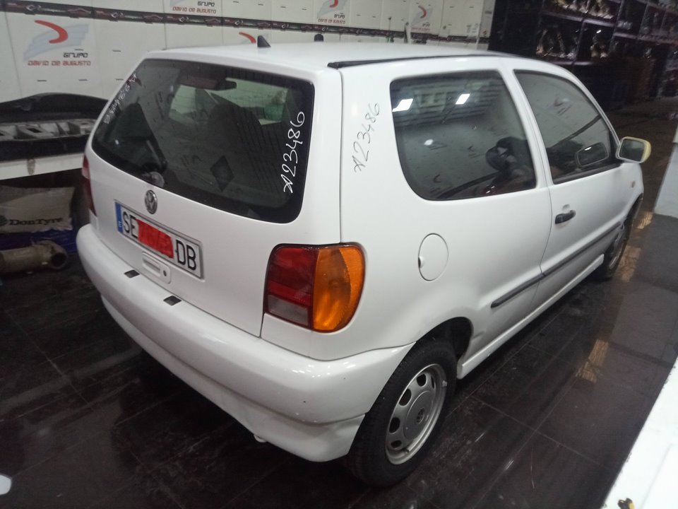 VOLKSWAGEN POLO BERLINA (6N1) Básico Motor 1,4 Ltr. - 44 kW