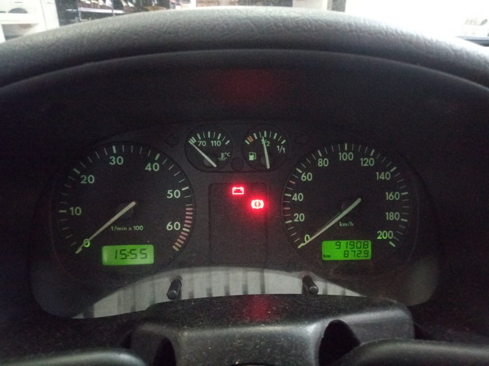 VOLKSWAGEN POLO BERLINA (6N1) Básico Motor 1,4 Ltr. - 44 kW