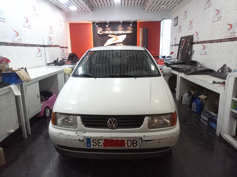 VOLKSWAGEN POLO BERLINA (6N1) Básico Motor 1,4 Ltr. - 44 kW