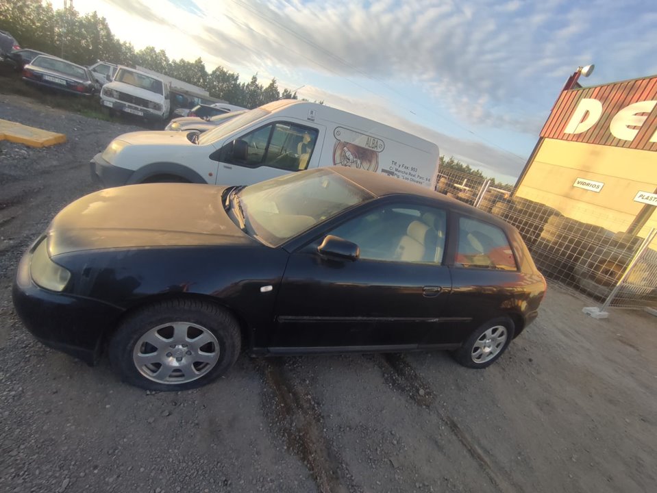 AUDI A3 (8L) 1.9 TDI Ambiente Motor 1,9 Ltr. - 66 kW TDI foto 5