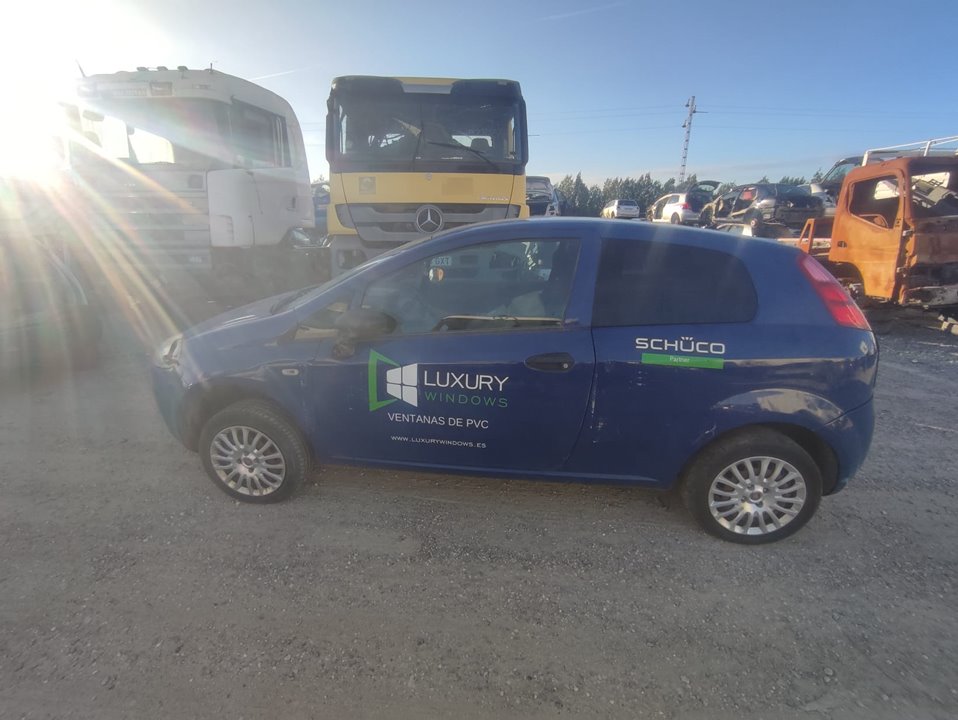 FIAT PUNTO BERLINA (188) *