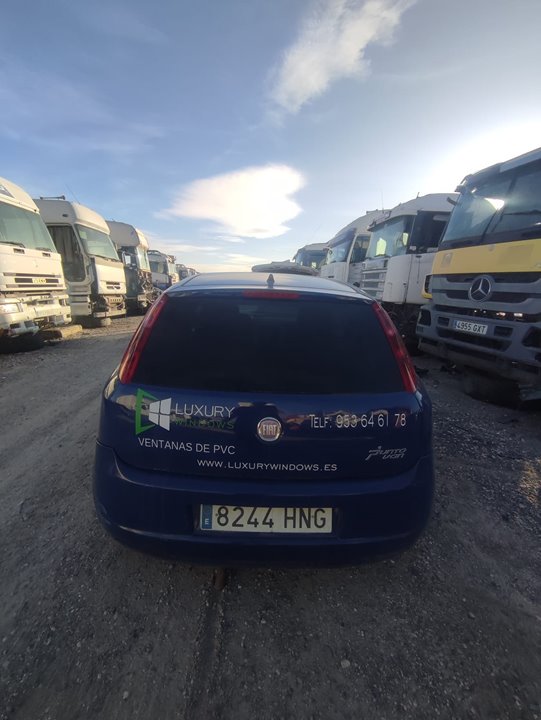 FIAT PUNTO BERLINA (188) *