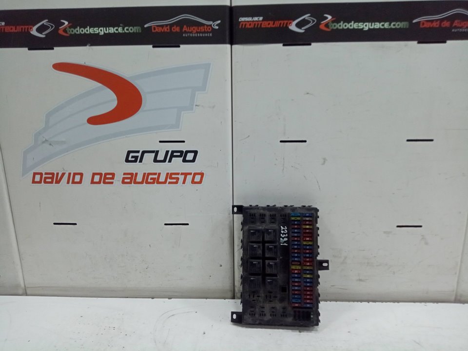 CAJA RELES / FUSIBLES DAF SERIE XF105.XXX Fsa 4x2 Super-Space-Cab