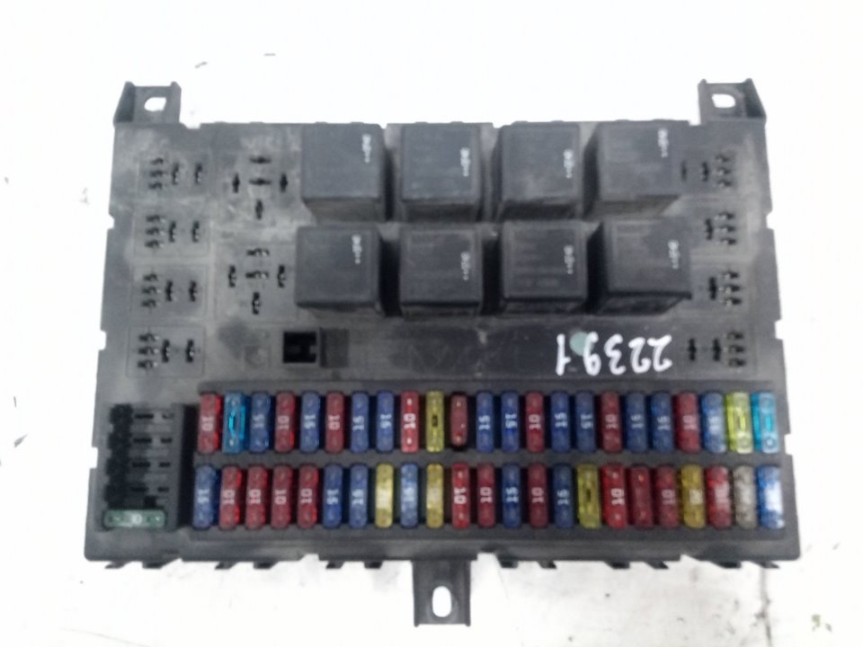 CAJA RELES / FUSIBLES DAF SERIE XF105.XXX Fsa 4x2 Super-Space-Cab