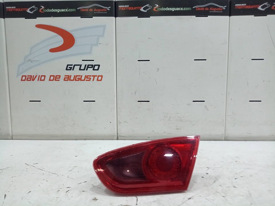 PILOTO INTERIOR TRASERO DERECHO SEAT LEON (1P1) Reference Ecomotive