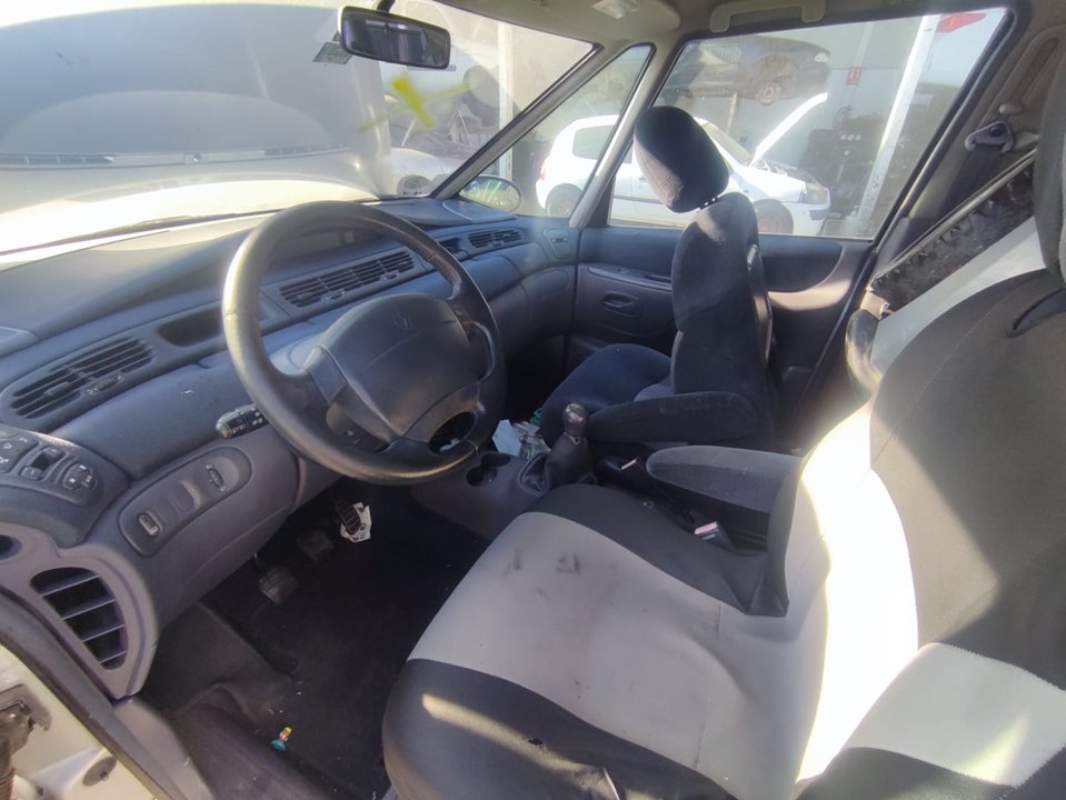 RENAULT ESPACE /GRAND ESPACE (JE0) 2.2 dCi Initiale (JE0K/S) Motor 2,2 Ltr. - 95 kW dCi Turbodiesel CAT foto 3