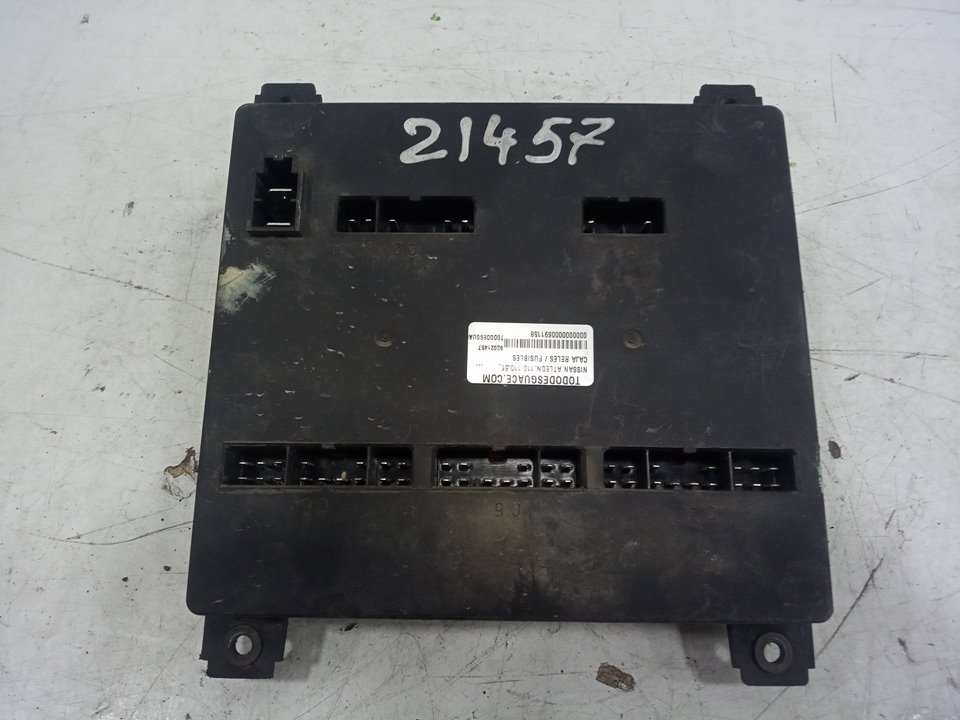 CAJA RELES / FUSIBLES foto 5