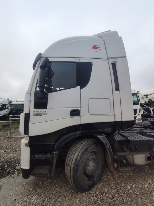 MANGUETA DELANTERA IZQUIERDA IVECO STRALIS (AS) FSA T/FP LT 4x2 Gran espacio