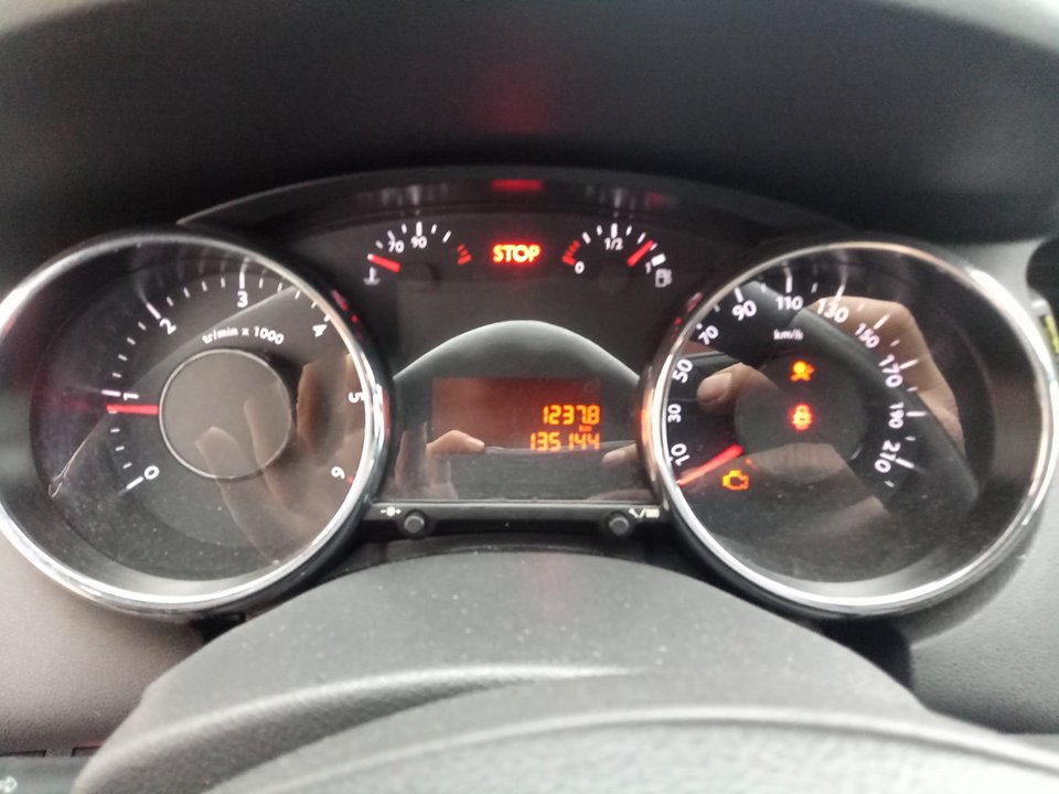PEUGEOT 5008 Premium Motor 2,0 Ltr. - 110 kW 16V HDi FAP CAT (RHE / DW10CTED4)