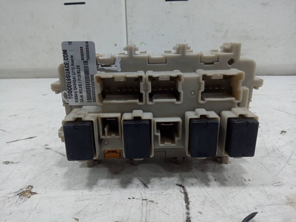 CAJA RELES / FUSIBLES foto 3