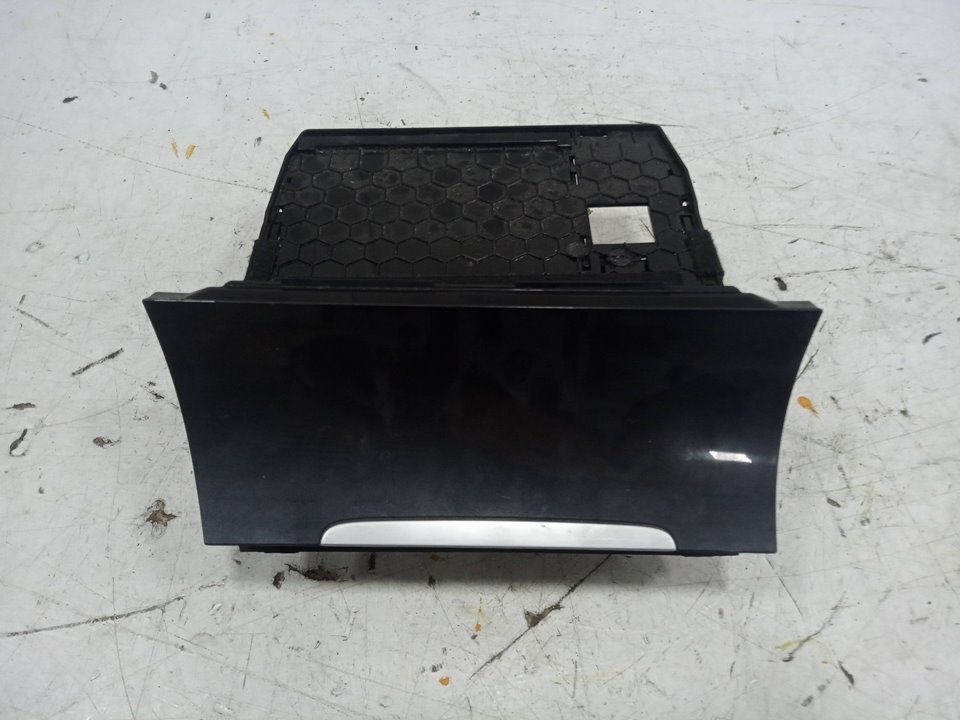 CAJON PORTAOBJETOS VOLKSWAGEN GOLF VII LIM. (BQ1) Advance