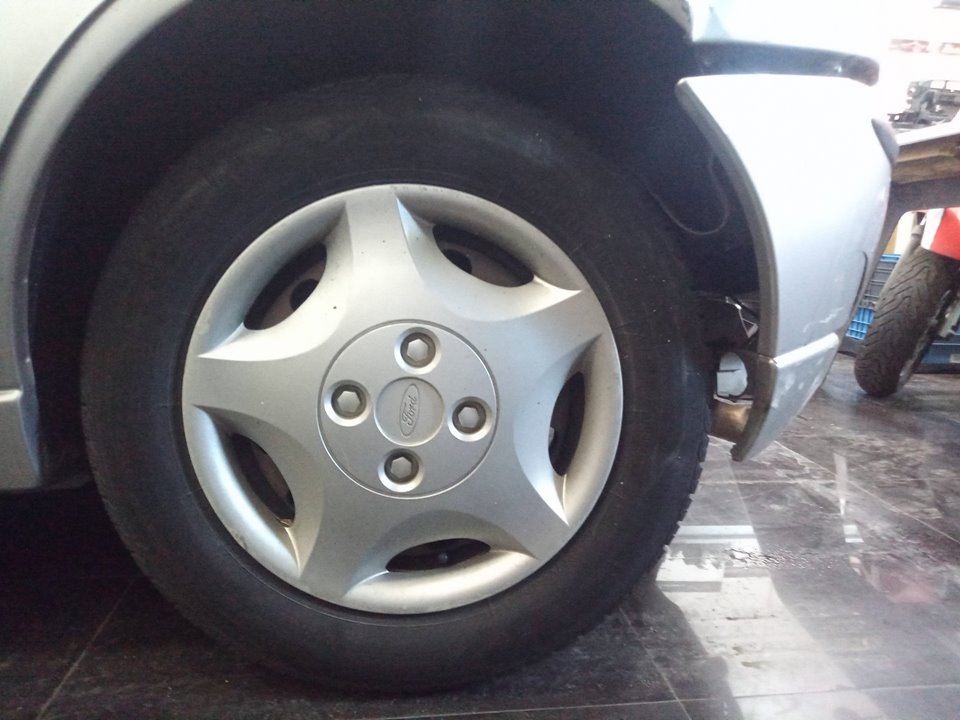 FORD FOCUS BERLINA (CAK) Ambiente Motor 1,6 Ltr. - 74 kW 16V CAT