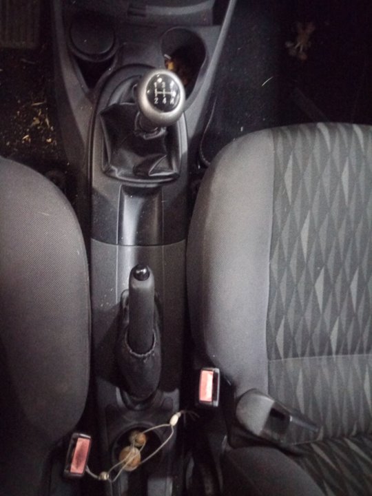 FORD FOCUS BERLINA (CAK) Ambiente Motor 1,6 Ltr. - 74 kW 16V CAT