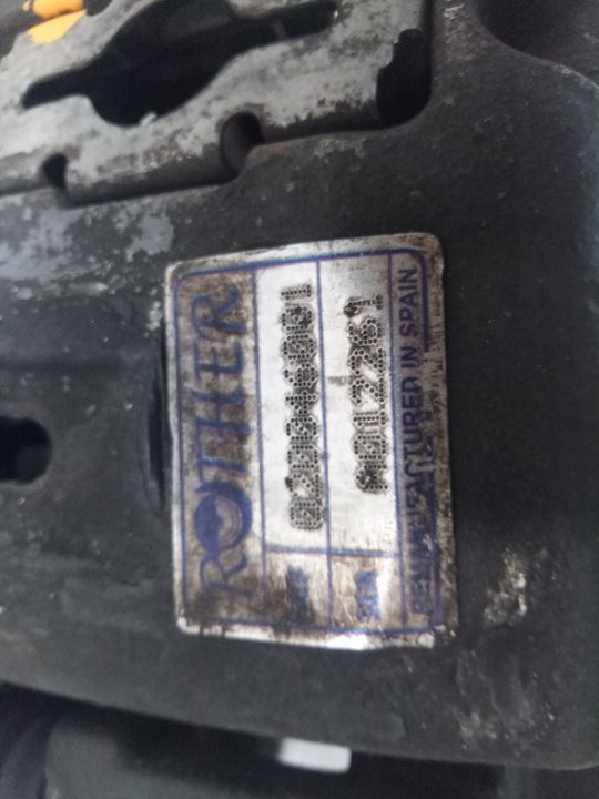 PINZA DE FRENO TRASERA DERECHA foto 6