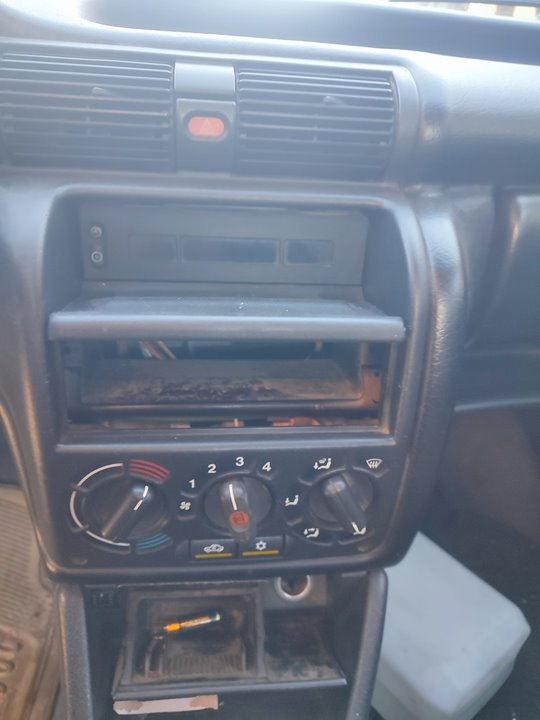 OPEL ASTRA F BERLINA Básico Motor 1,6 Ltr. - 55 kW