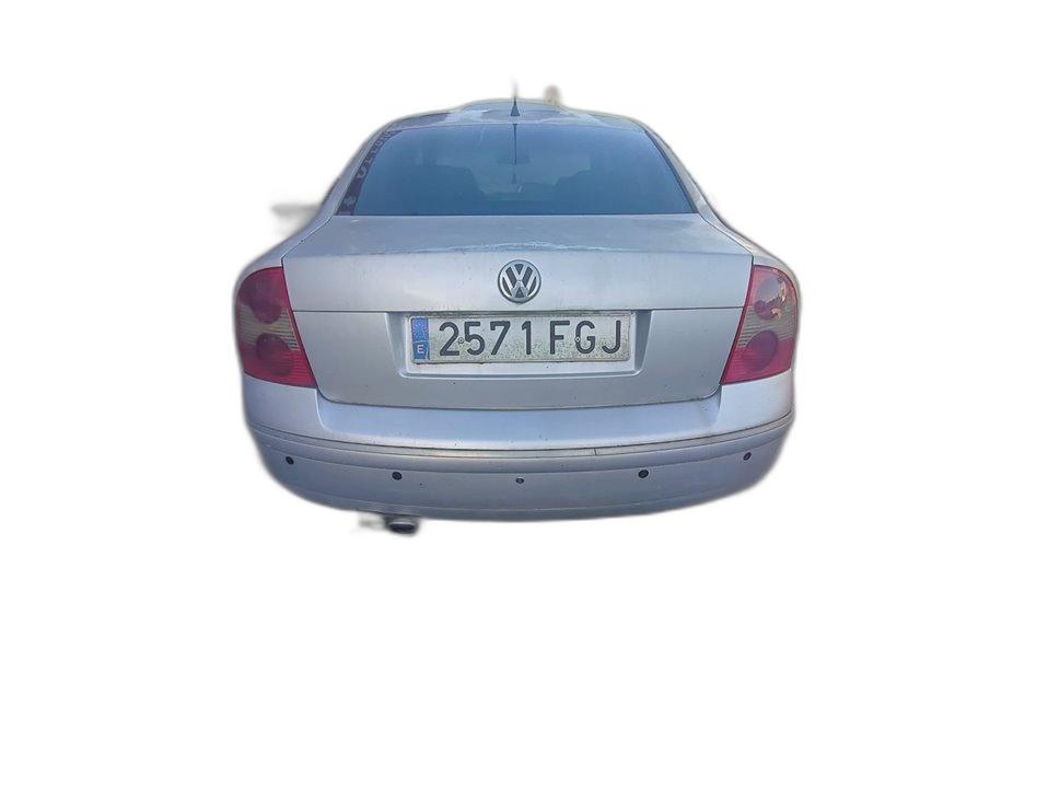 VOLKSWAGEN PASSAT BERLINA (3B3) Highline Motor 2,0 Ltr. - 100 kW TDI DPF