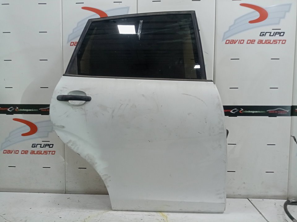 PUERTA TRASERA DERECHA foto 2