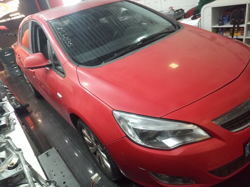 OPEL ASTRA J LIM. Cosmo Motor 1,7 Ltr. - 81 kW 16V CDTI