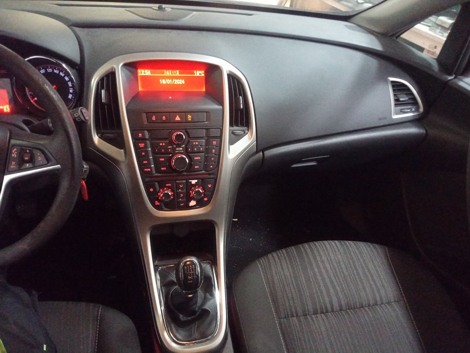 OPEL ASTRA J LIM. Cosmo Motor 1,7 Ltr. - 81 kW 16V CDTI