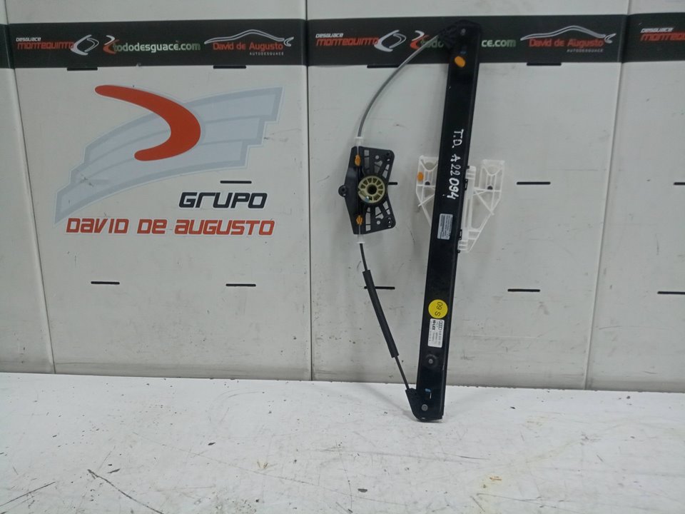 ELEVALUNAS TRASERO DERECHO