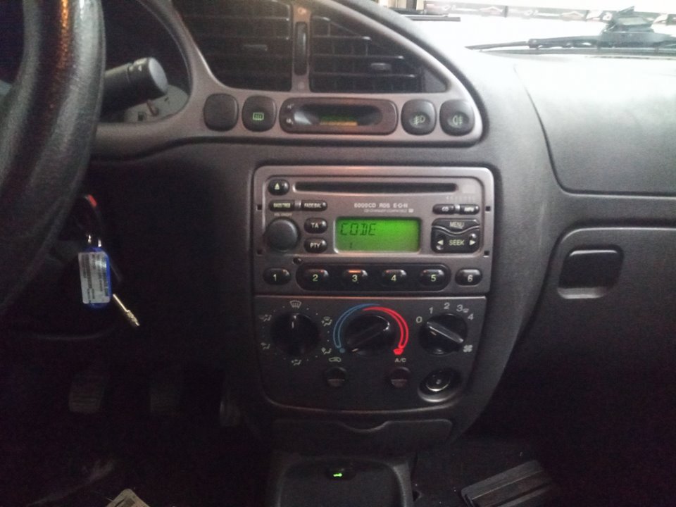 FORD FIESTA (CBK) Ambiente Motor 1,3 Ltr. - 44 kW CAT