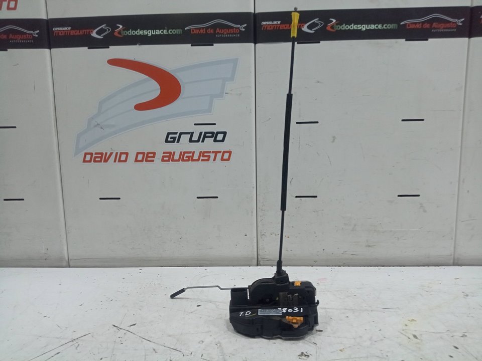 CERRADURA PUERTA TRASERA DERECHA