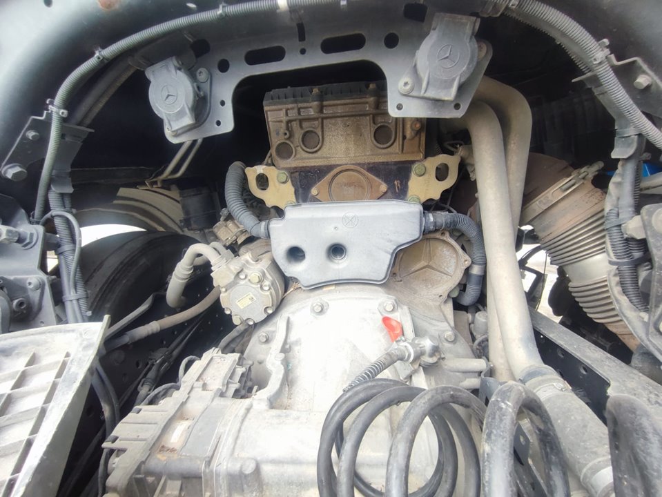 MERCEDES-BENZ ACTROS BM 963.XXX 2-ACHSER 18XX 4x2 SZM L BigSpace Motor 10,7 Ltr. - 315 kW R6 Diesel (OM 470)