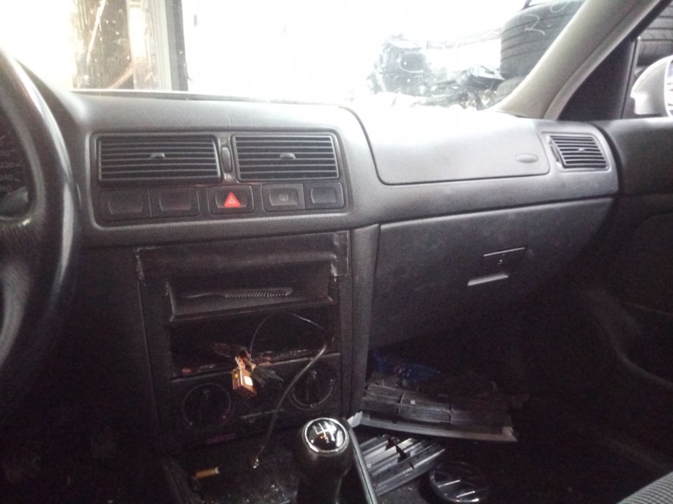 VOLKSWAGEN GOLF IV BERLINA (1J1) Básico Motor 1,6 Ltr. - 74 kW