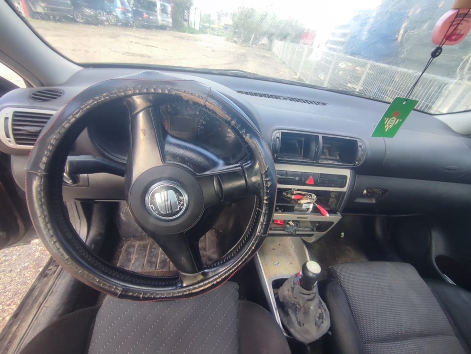 SEAT LEON (1M1) Signo Motor 1,9 Ltr. - 96 kW TDI foto 8
