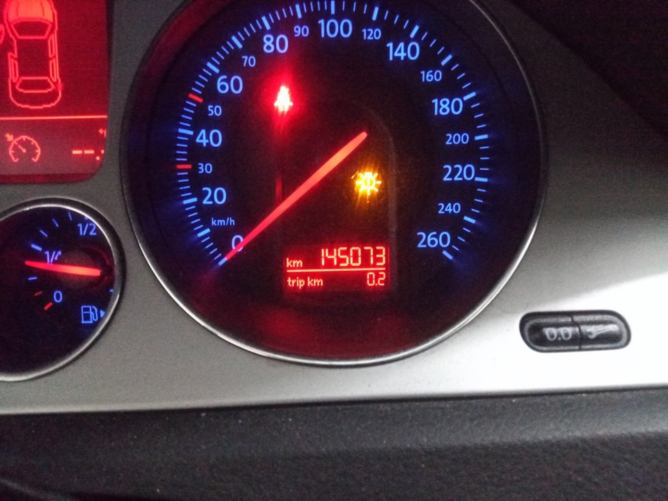 VOLKSWAGEN PASSAT BERLINA (3C2) Advance Motor 2,0 Ltr. - 103 kW TDI