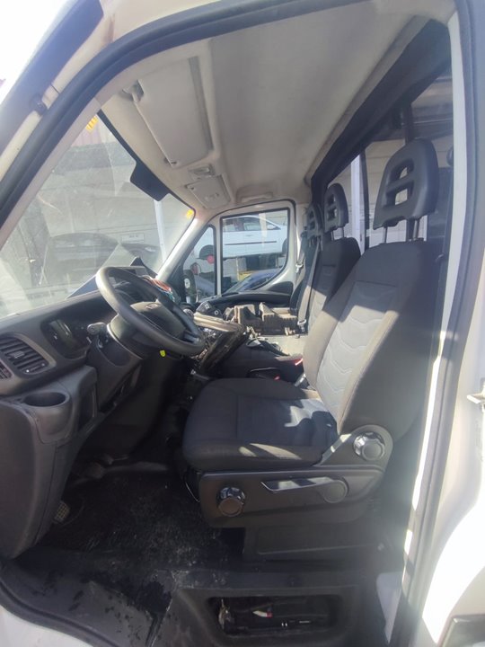 IVECO DAILY CONF. PAQUETERÍA (SOMMER) Cabina simple 35 S... batalla 3750 Motor 2,3 Ltr. - 78 kW Diesel CAT foto 9