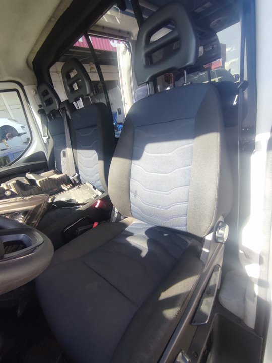 IVECO DAILY CONF. PAQUETERÍA (SOMMER) Cabina simple 35 S... batalla 3750 Motor 2,3 Ltr. - 78 kW Diesel CAT foto 10
