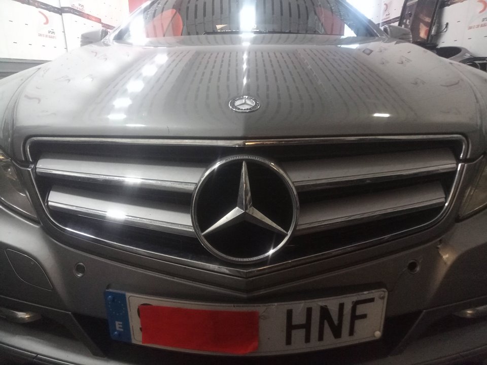 MERCEDES-BENZ CLASE CLK (W207) COUPE E 350 CDI BlueEfficiency (207.323) Motor 3,0 Ltr. - 195 kW CDI CAT