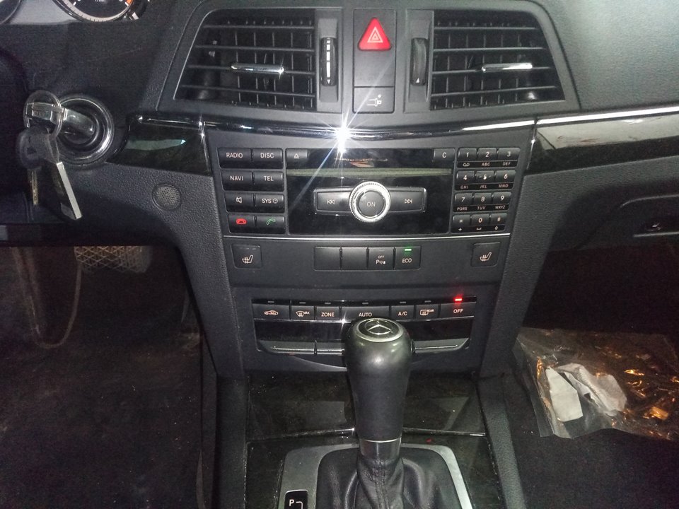 MERCEDES-BENZ CLASE CLK (W207) COUPE E 350 CDI BlueEfficiency (207.323) Motor 3,0 Ltr. - 195 kW CDI CAT