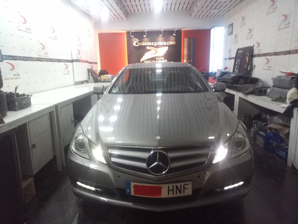 MERCEDES-BENZ CLASE CLK (W207) COUPE E 350 CDI BlueEfficiency (207.323) Motor 3,0 Ltr. - 195 kW CDI CAT