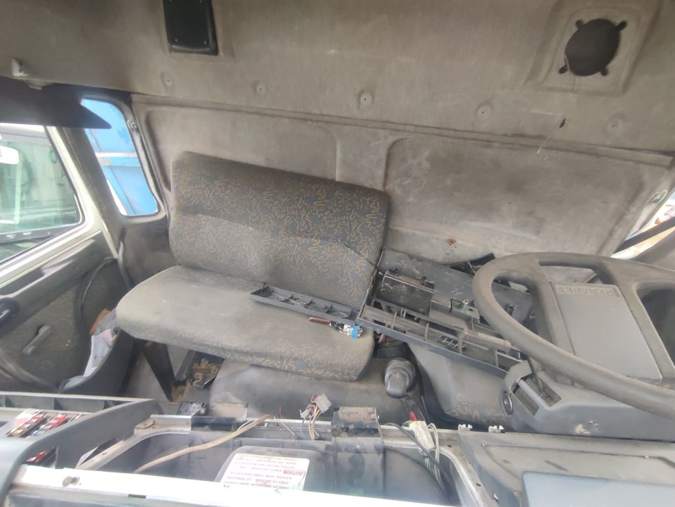 RENAULT M 180.13/C MIDLINER E2 FKI   Modelo 180.13   132 KW Cabina doble Motor 6,2 Ltr. - 132 kW Diesel