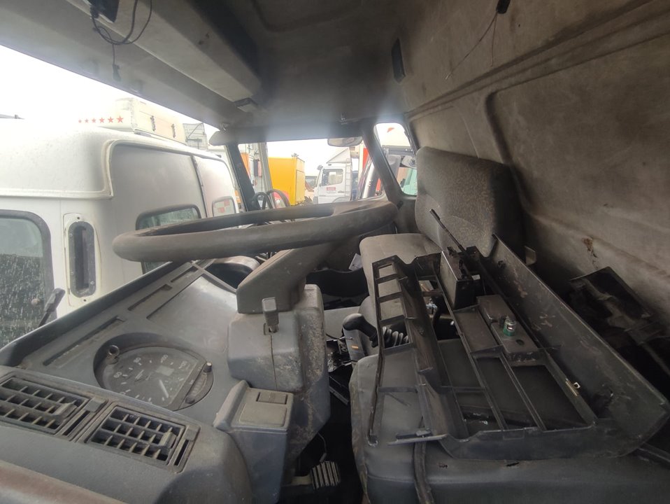 RENAULT M 180.13/C MIDLINER E2 FKI   Modelo 180.13   132 KW Cabina doble Motor 6,2 Ltr. - 132 kW Diesel