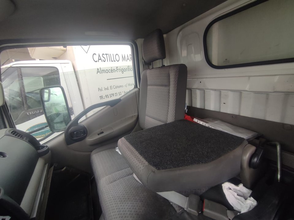 NISSAN CABSTAR ->09.06 Cabstar 35.XX Cabina simple Cabina individual Motor 3,0 Ltr. - 110 kW Diesel