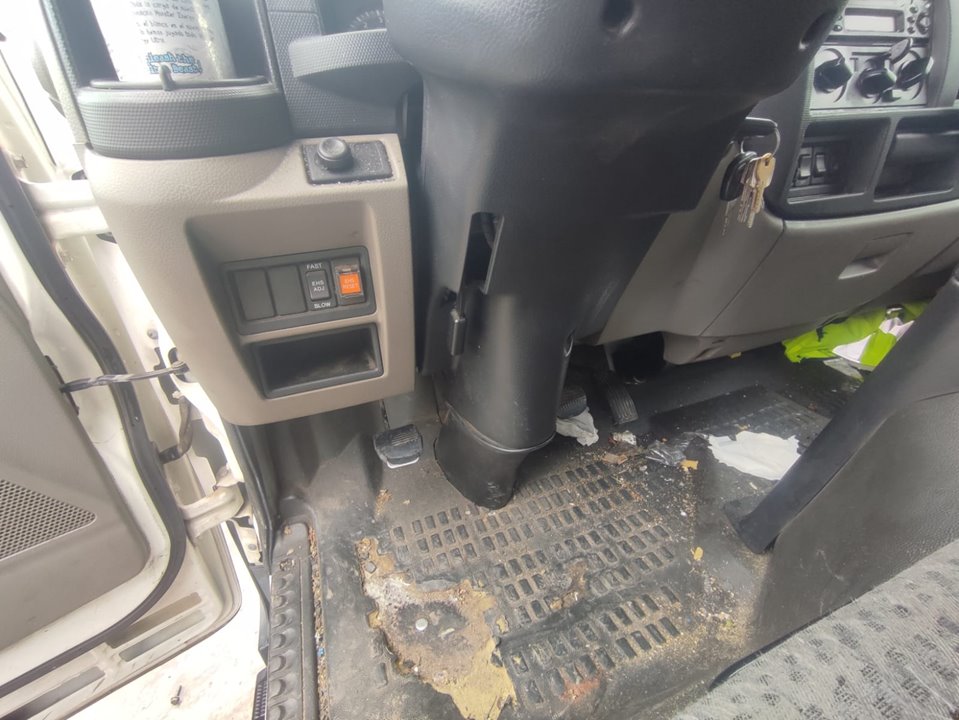 NISSAN CABSTAR ->09.06 Cabstar 35.XX Cabina simple Cabina individual Motor 3,0 Ltr. - 110 kW Diesel