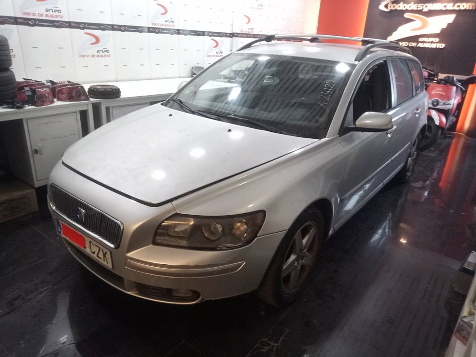 VOLVO V50 FAMILIAR 2.4 Kinetic Motor 2,4 Ltr. - 103 kW CAT