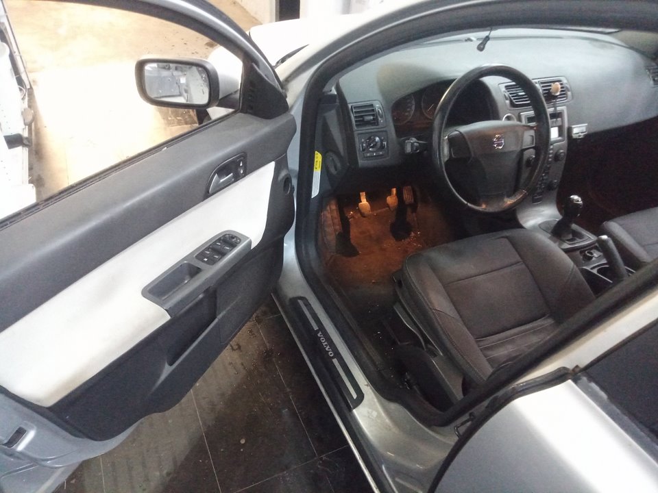 VOLVO V50 FAMILIAR 2.4 Kinetic Motor 2,4 Ltr. - 103 kW CAT