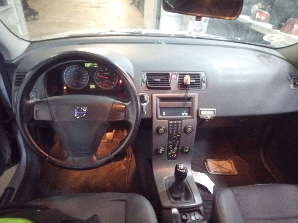 VOLVO V50 FAMILIAR 2.4 Kinetic Motor 2,4 Ltr. - 103 kW CAT