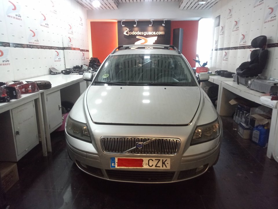 VOLVO V50 FAMILIAR 2.4 Kinetic Motor 2,4 Ltr. - 103 kW CAT